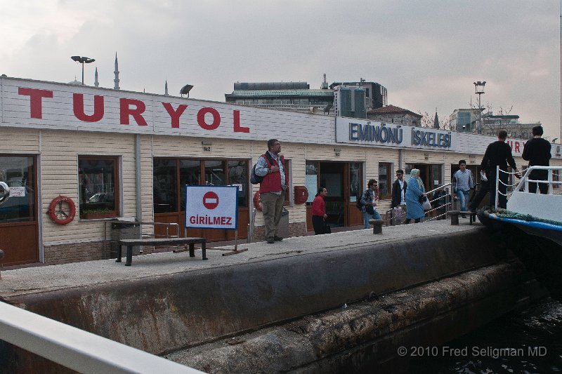 20100403_164443 D300.jpg - Eminonu Terminal